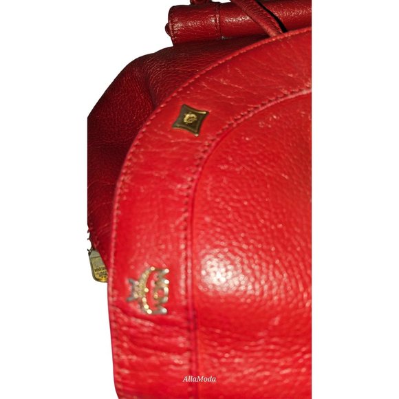 MCM vintage red leather backpack with gold hardware - Picture 15 of 16